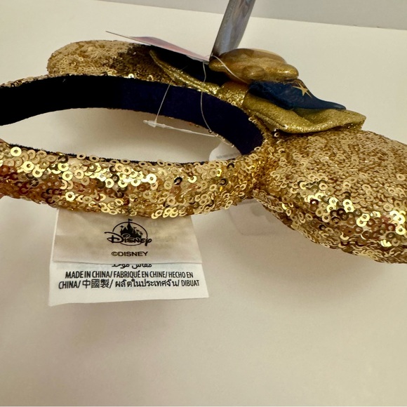 NWT. Disney Ear Headband - Minnie Mouse - Wish.
Wish sequined ear headband. - Picture 11 of 11